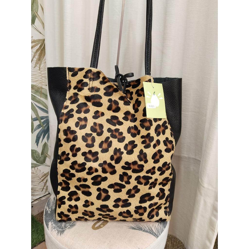 Bolso piel con cremalleras